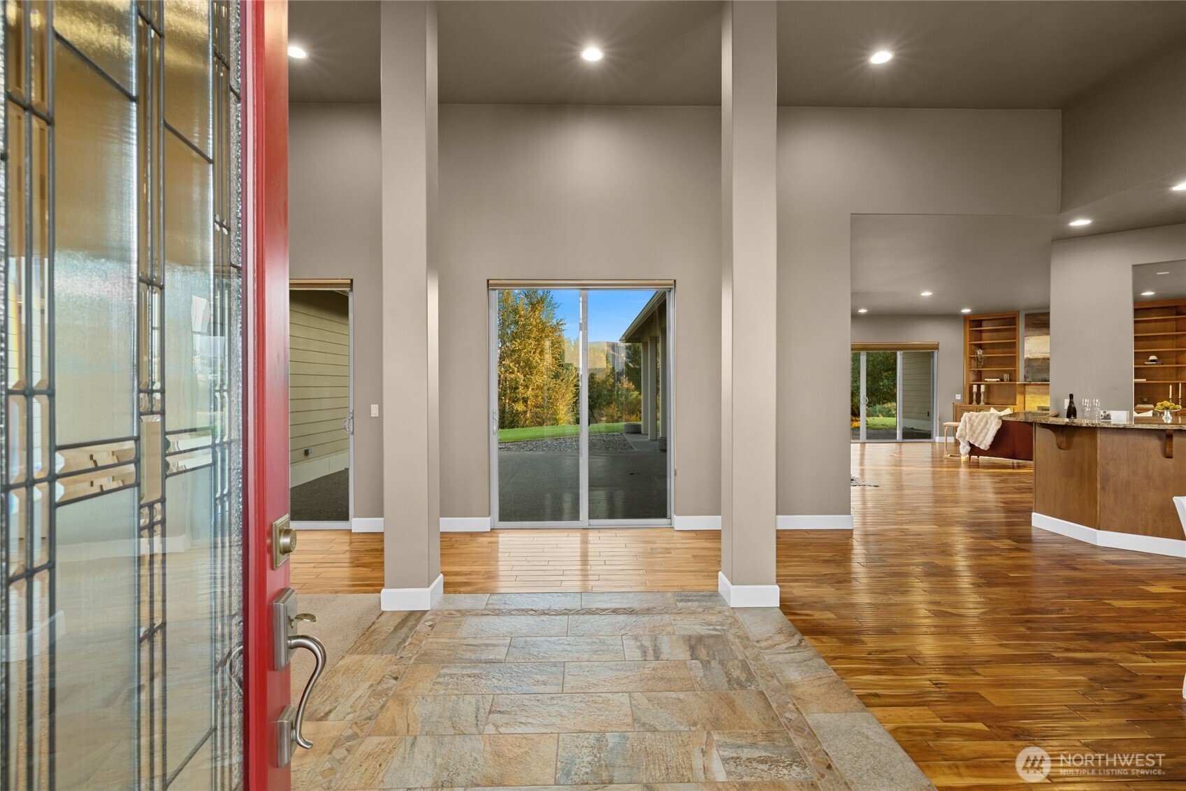 240 Majestic Heights Drive Property Photo 9