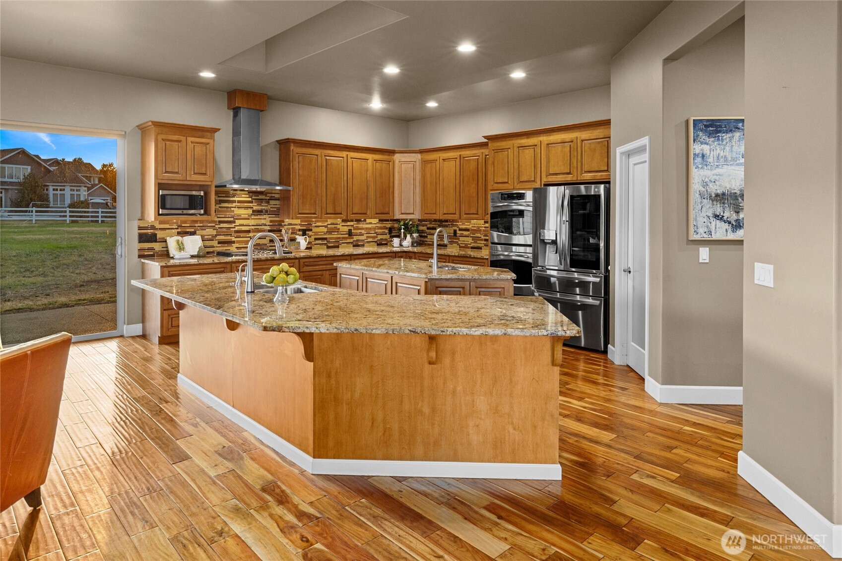 240 Majestic Heights Drive Property Photo 12