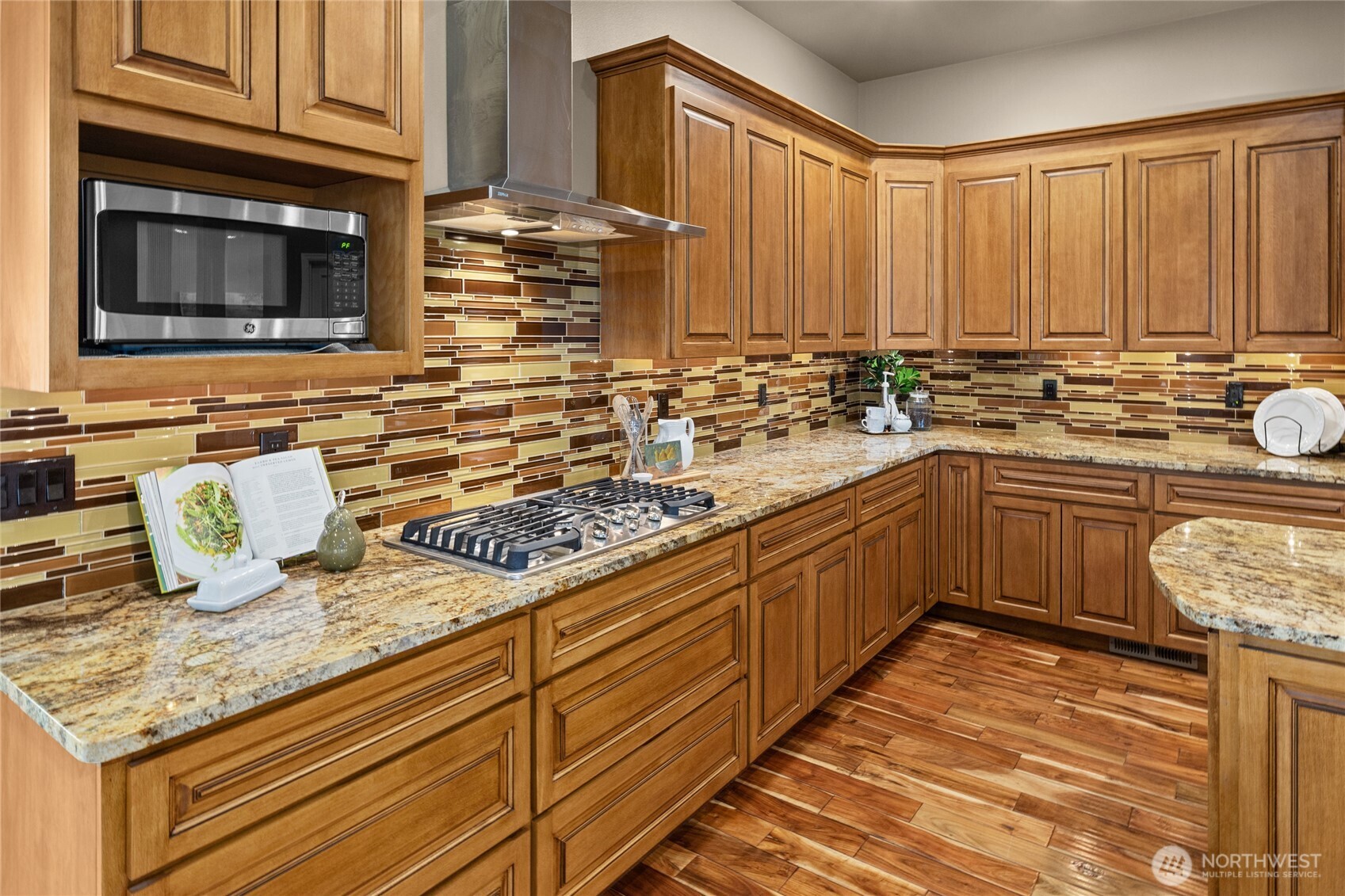 240 Majestic Heights Drive Property Photo 17