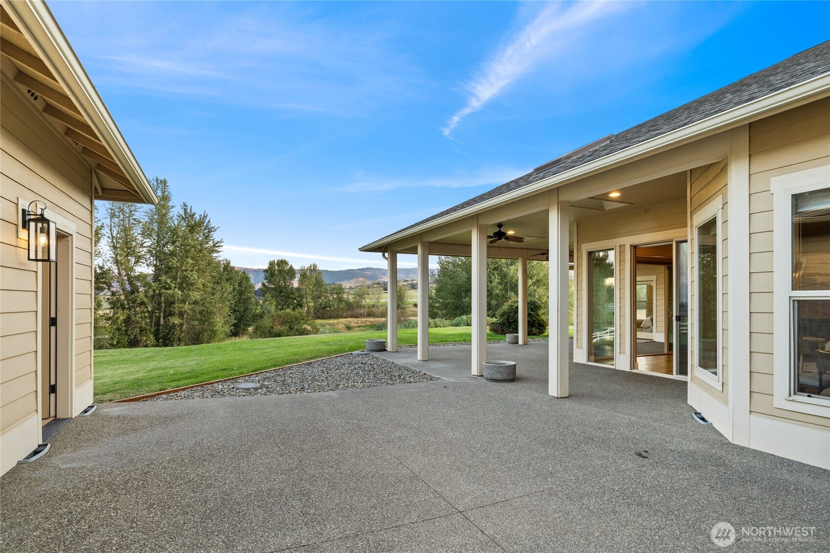 240 Majestic Heights Drive Property Photo 33