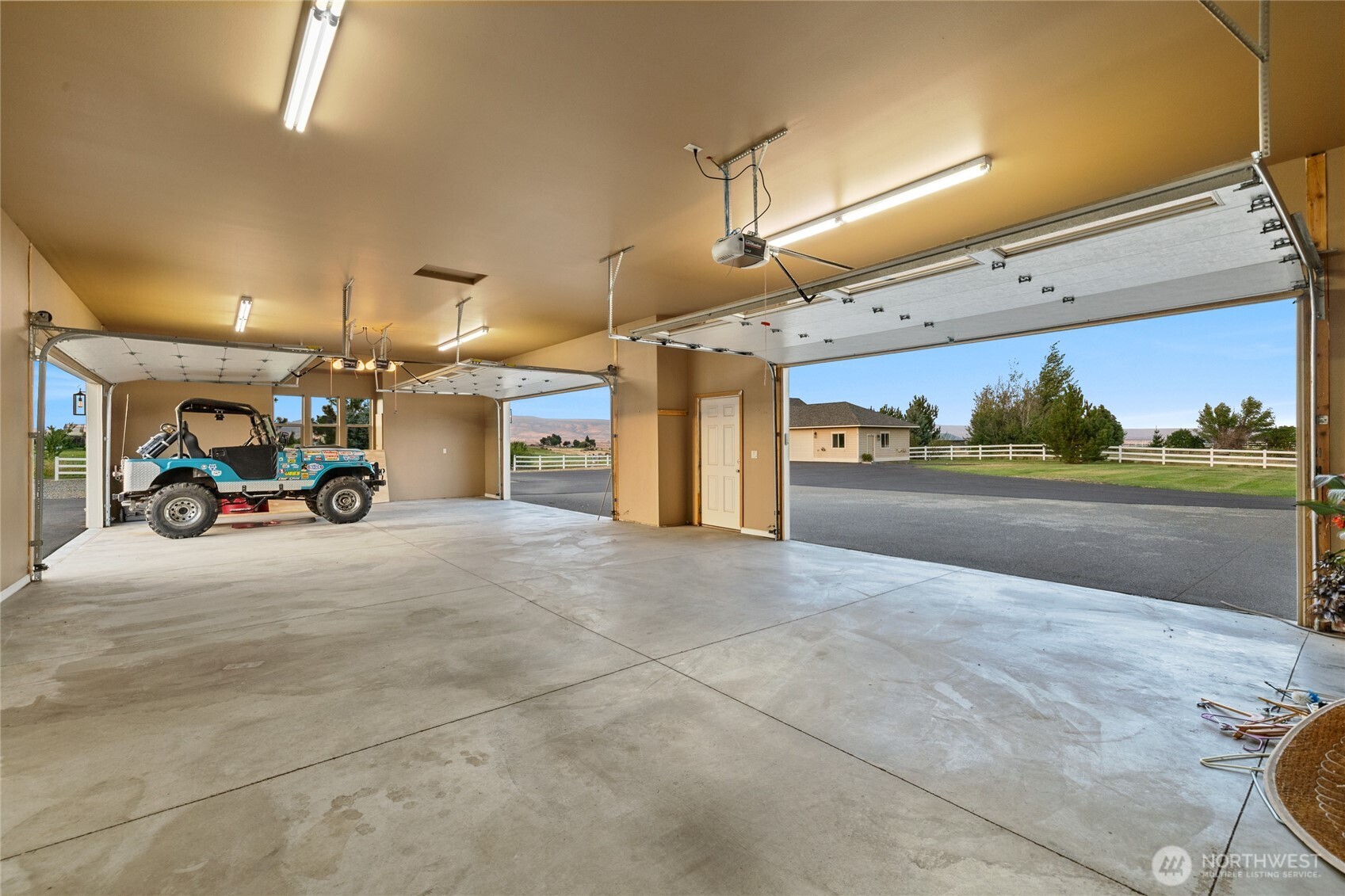 240 Majestic Heights Drive Property Photo 34