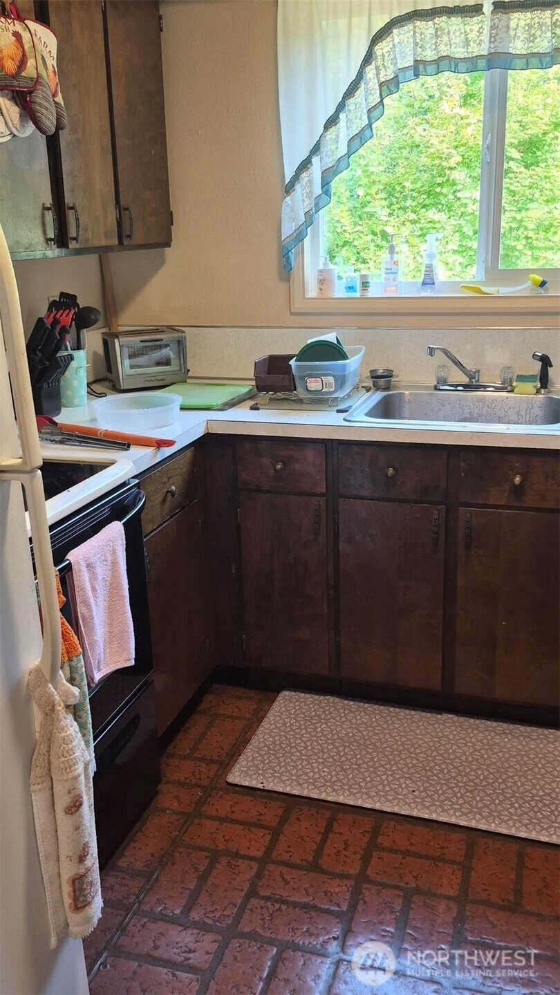 145 Tilton Drive Property Photo 16