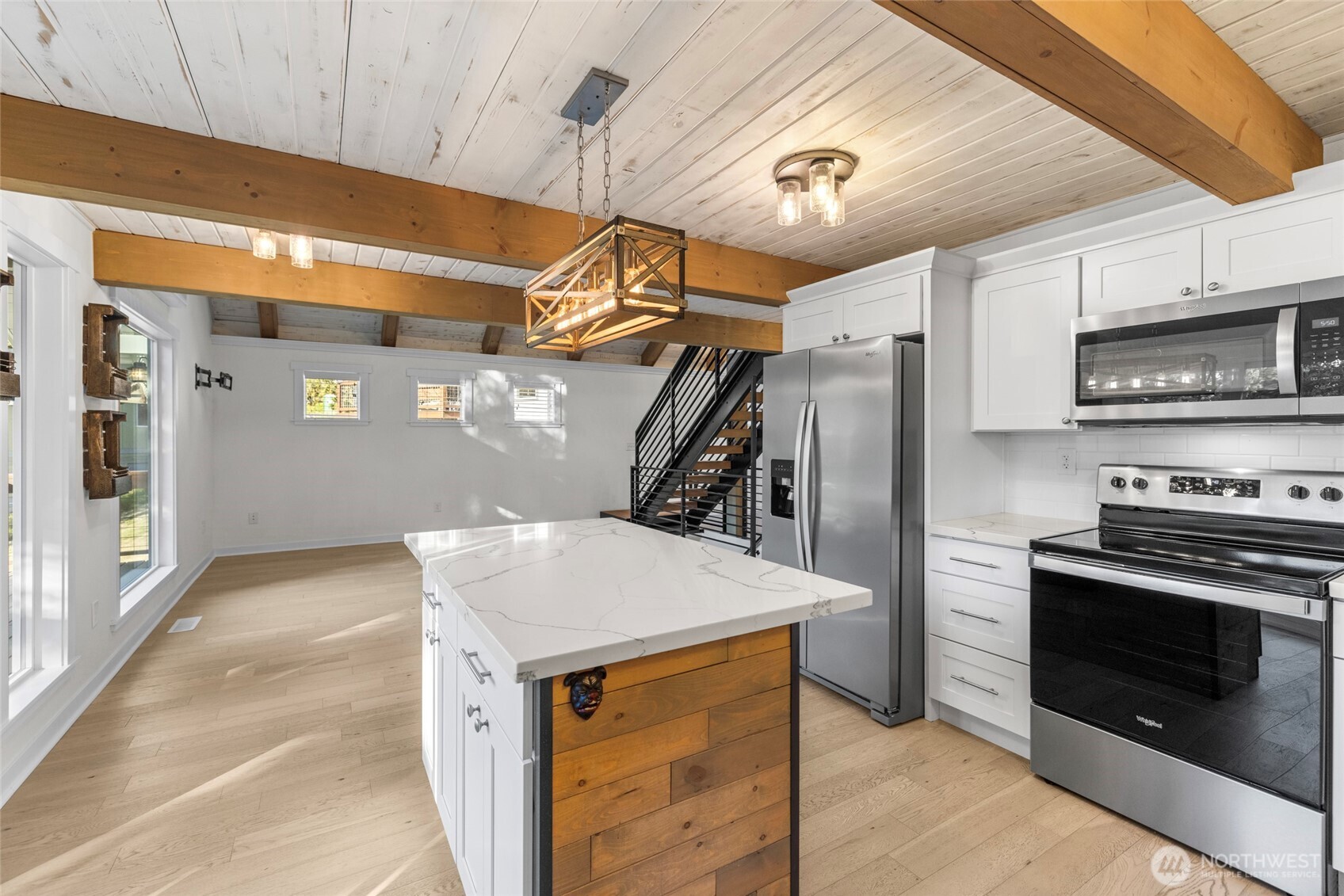 728 Tillamuk Drive Property Photo 16