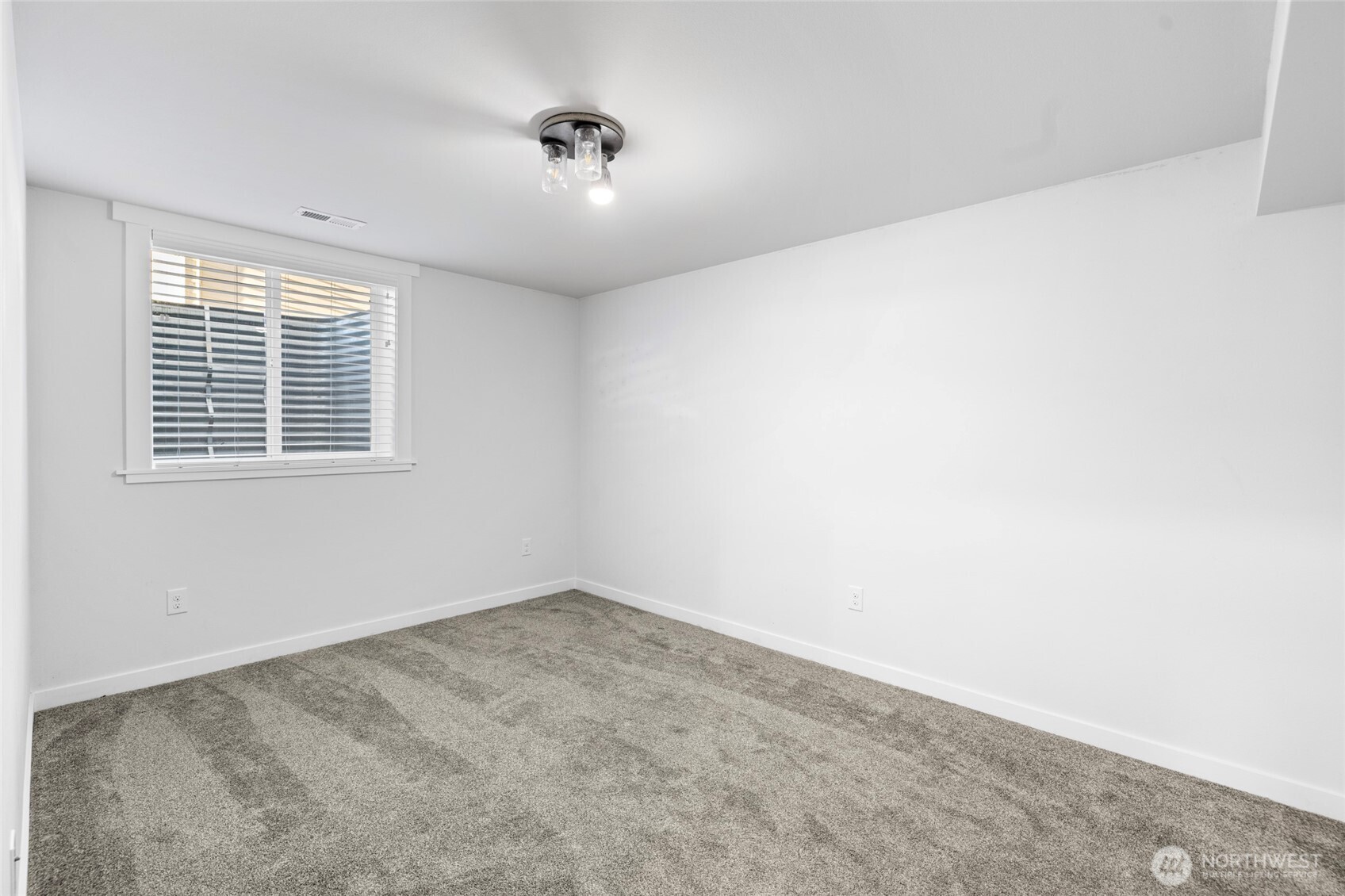 728 Tillamuk Drive Property Photo 28