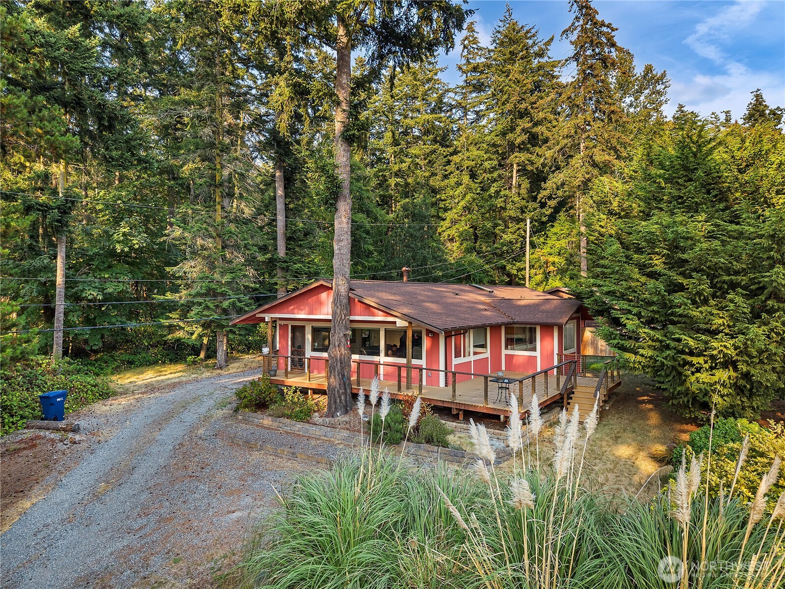 17261 Golden View Avenue Property Photo 2