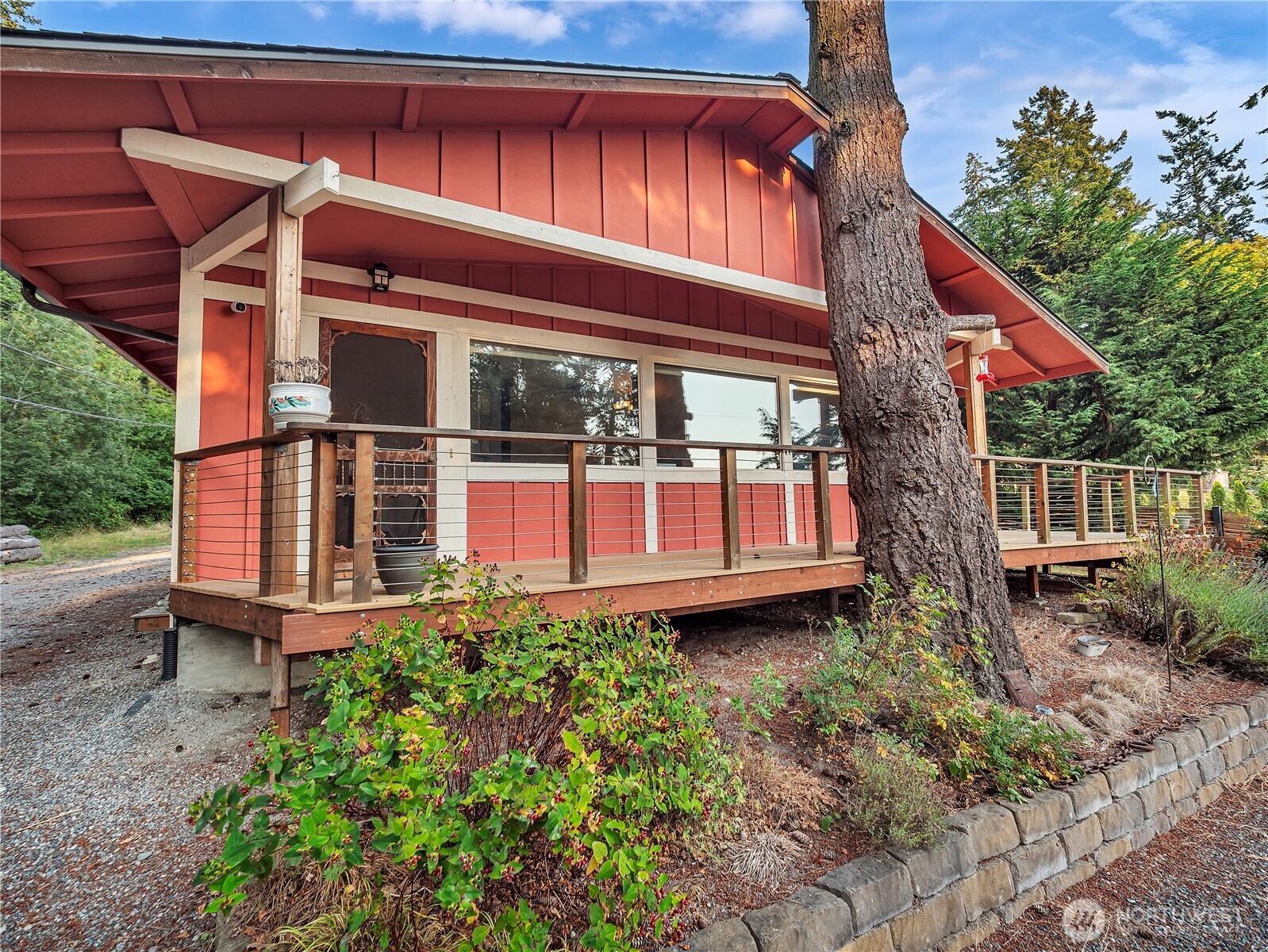 17261 Golden View Avenue Property Photo 4