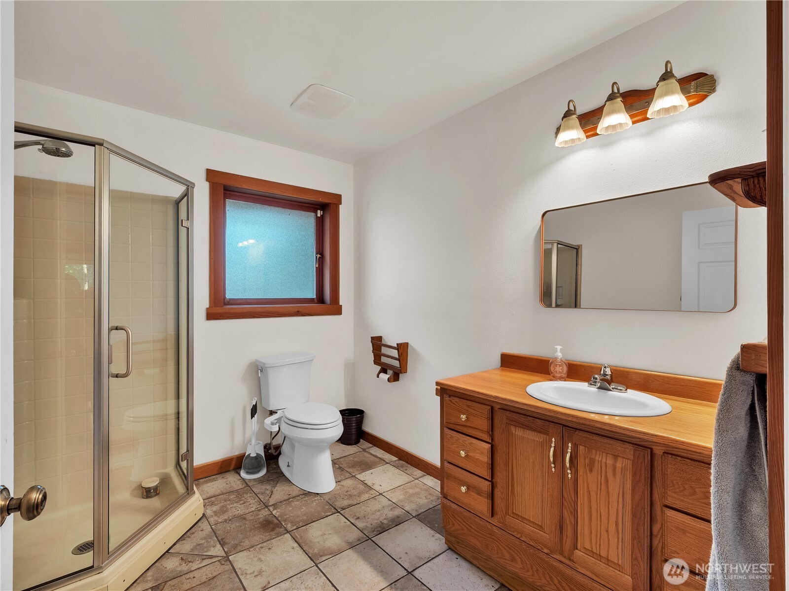 17261 Golden View Avenue Property Photo 17