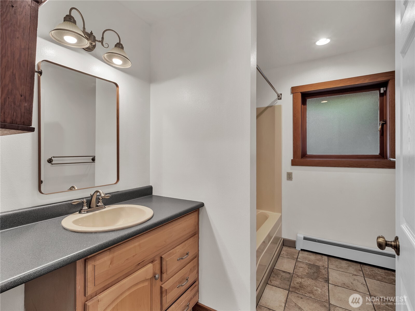 17261 Golden View Avenue Property Photo 21