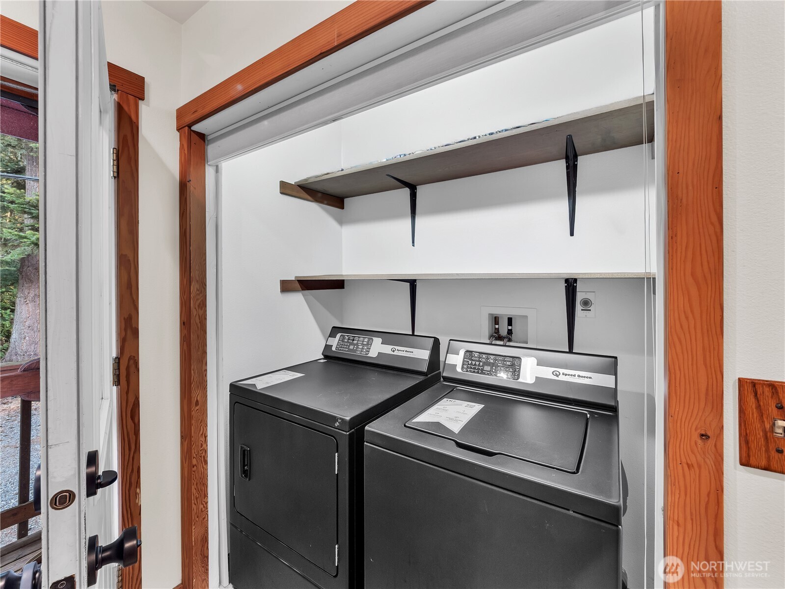17261 Golden View Avenue Property Photo 24