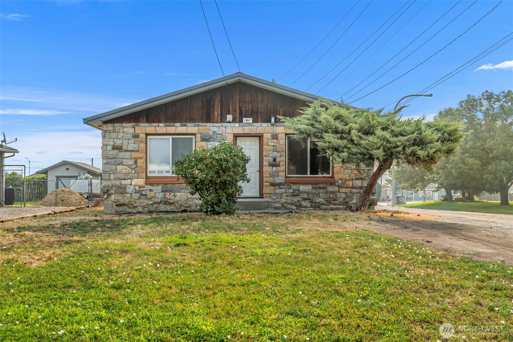 1357 Monitor Street Property Photo 2