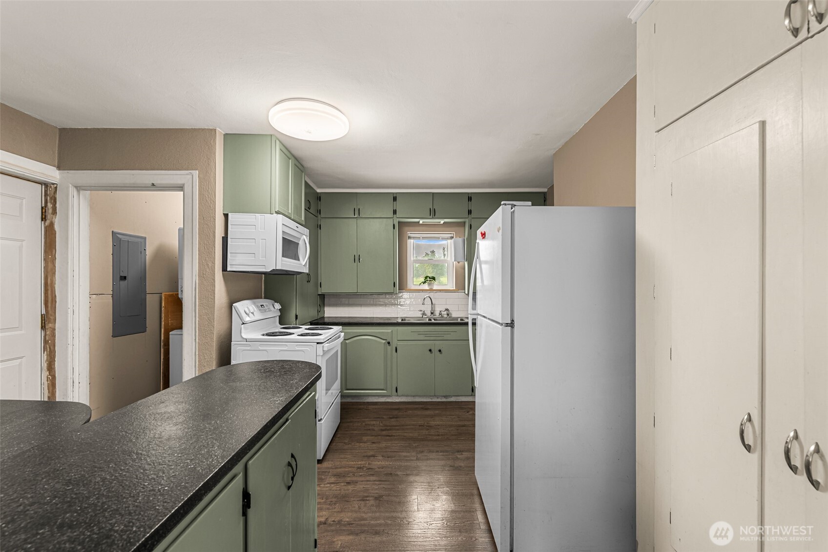 1357 Monitor Street Property Photo 6