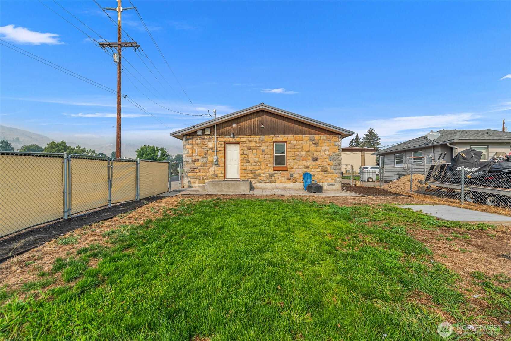 1357 Monitor Street Property Photo 23