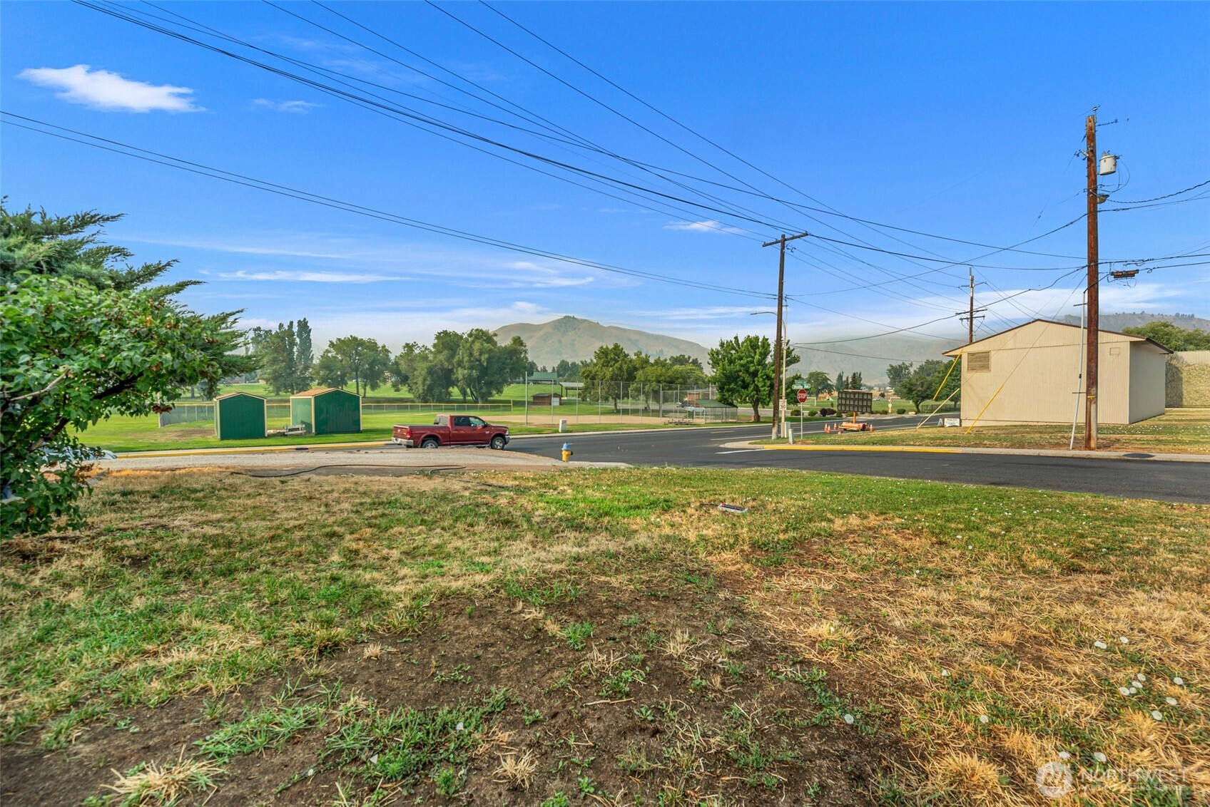 1357 Monitor Street Property Photo 26