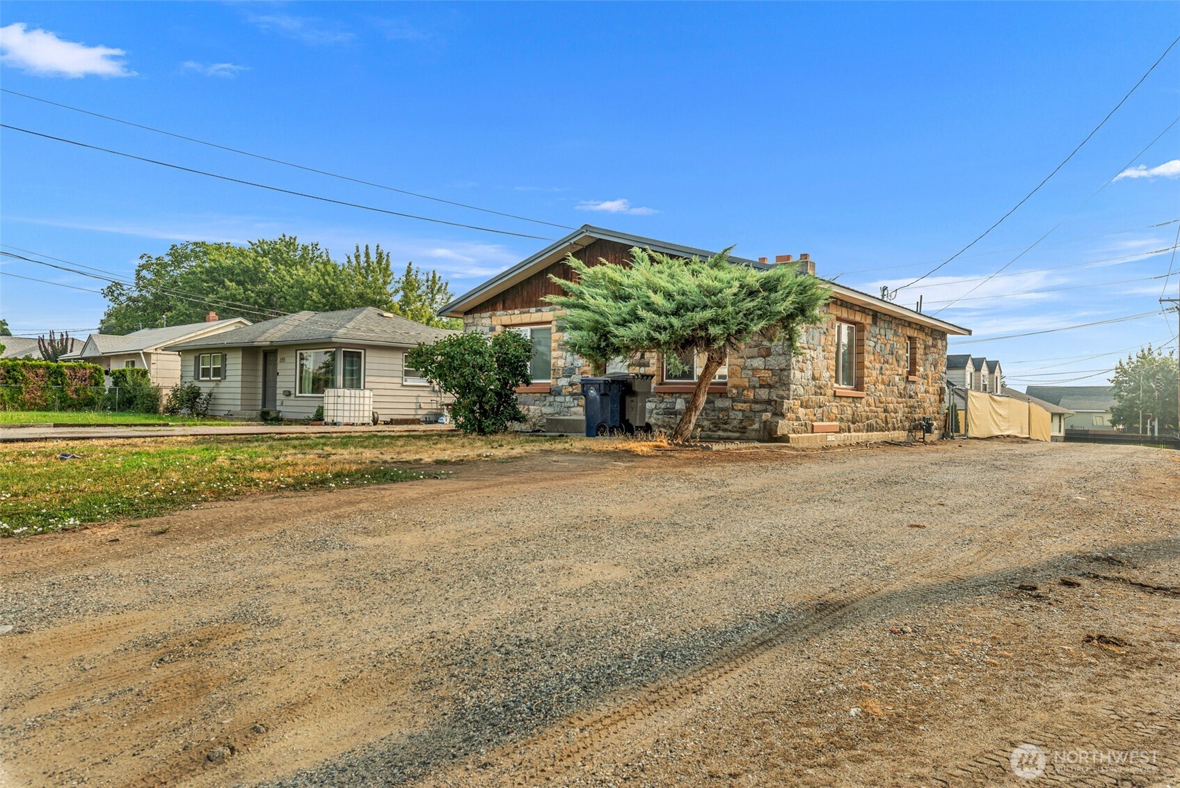 1357 Monitor Street Property Photo 27