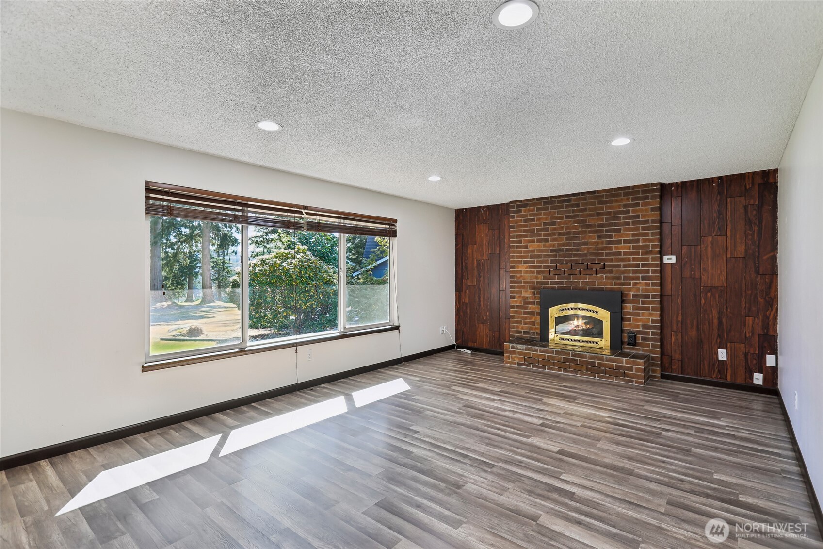 241 Mackenzie Drive Property Photo 8