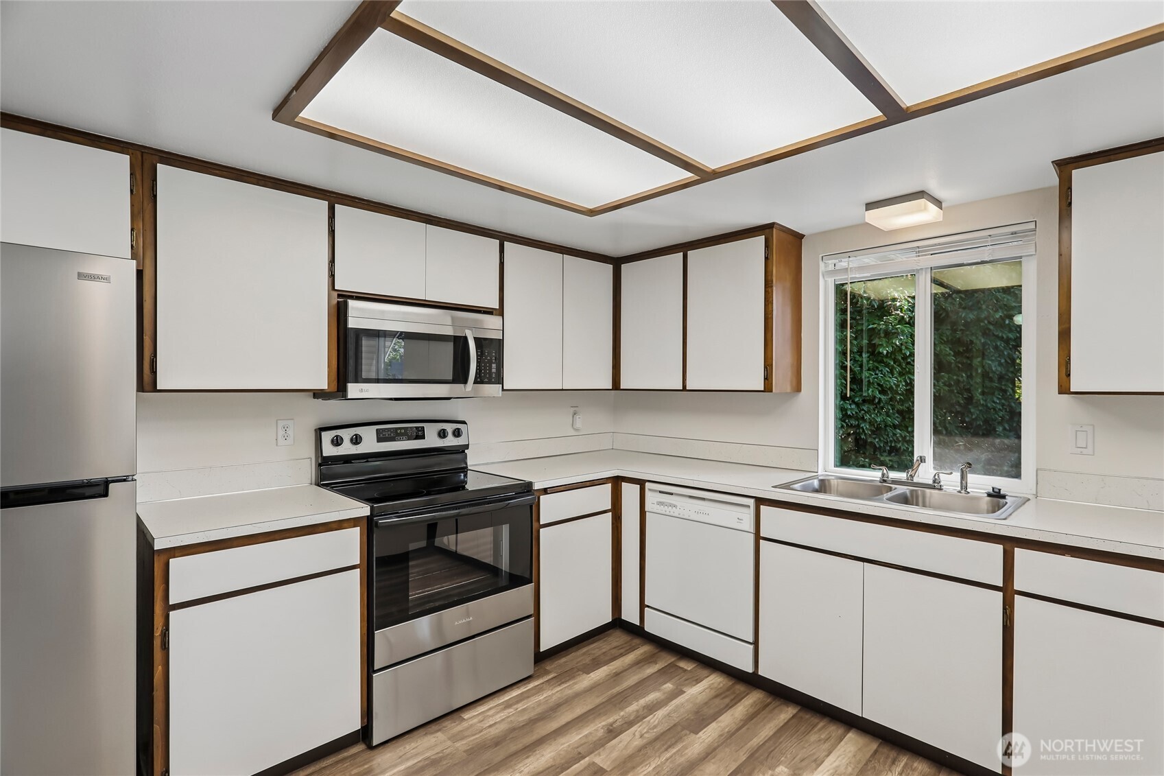 241 Mackenzie Drive Property Photo 13