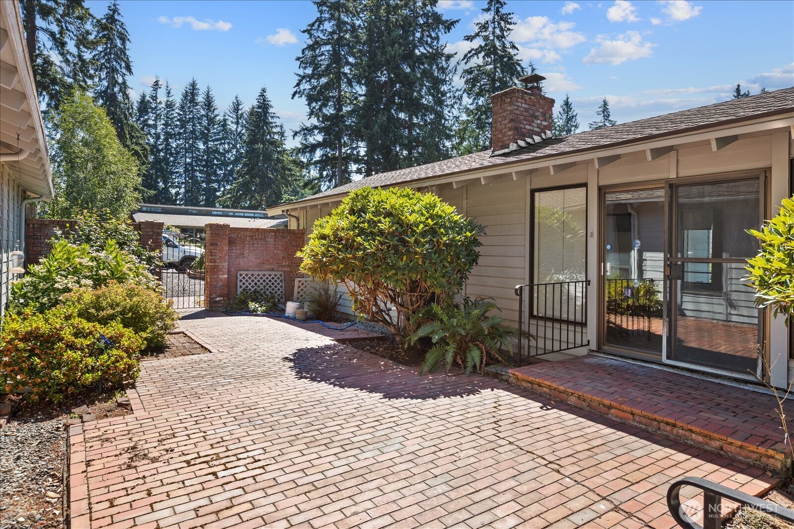 9113 186th Place Property Photo 4