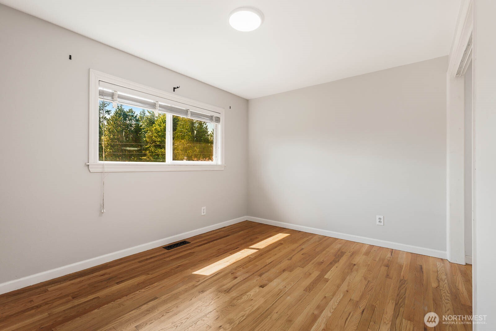 12450 169th Ave Se Property Photo 9