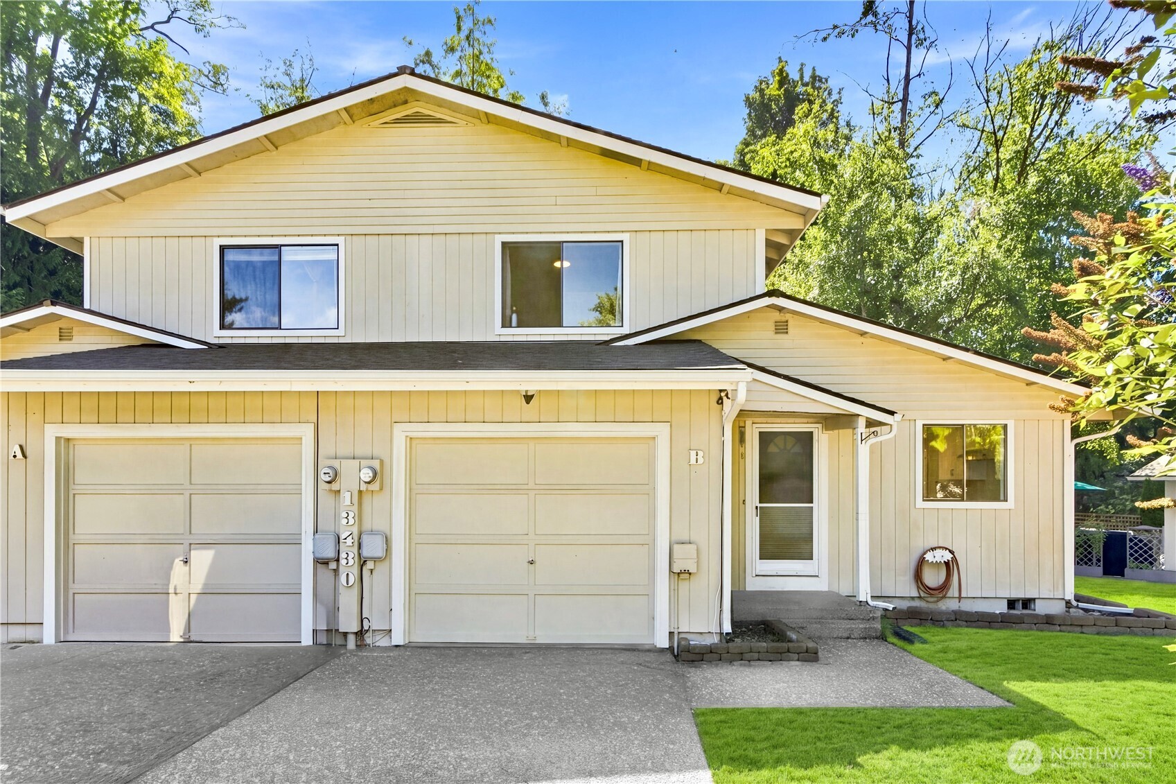 13430 33rd Place Unit B Property Photo 1