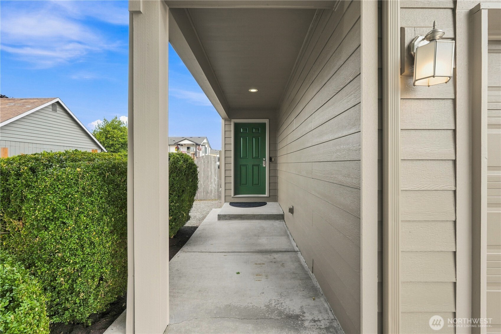 11243 30th Street Property Photo 3