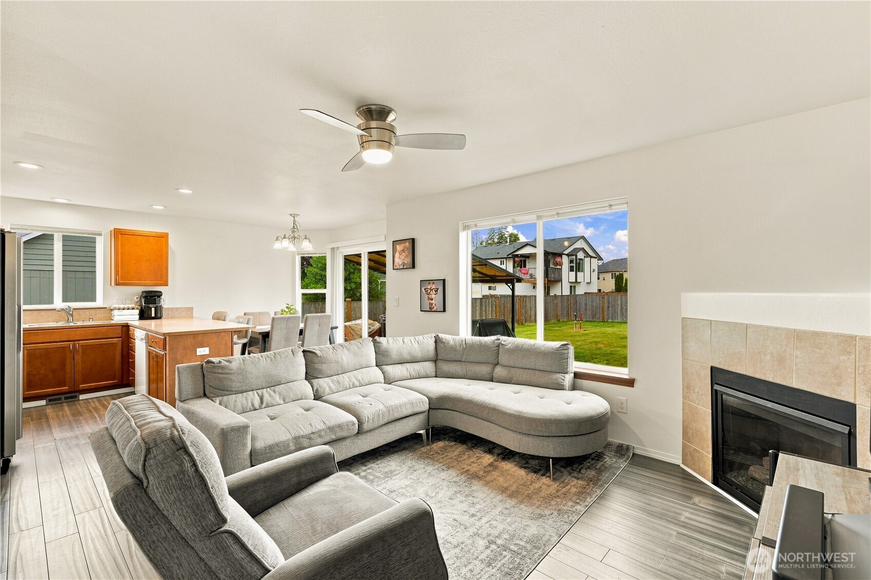 11243 30th Street Property Photo 5