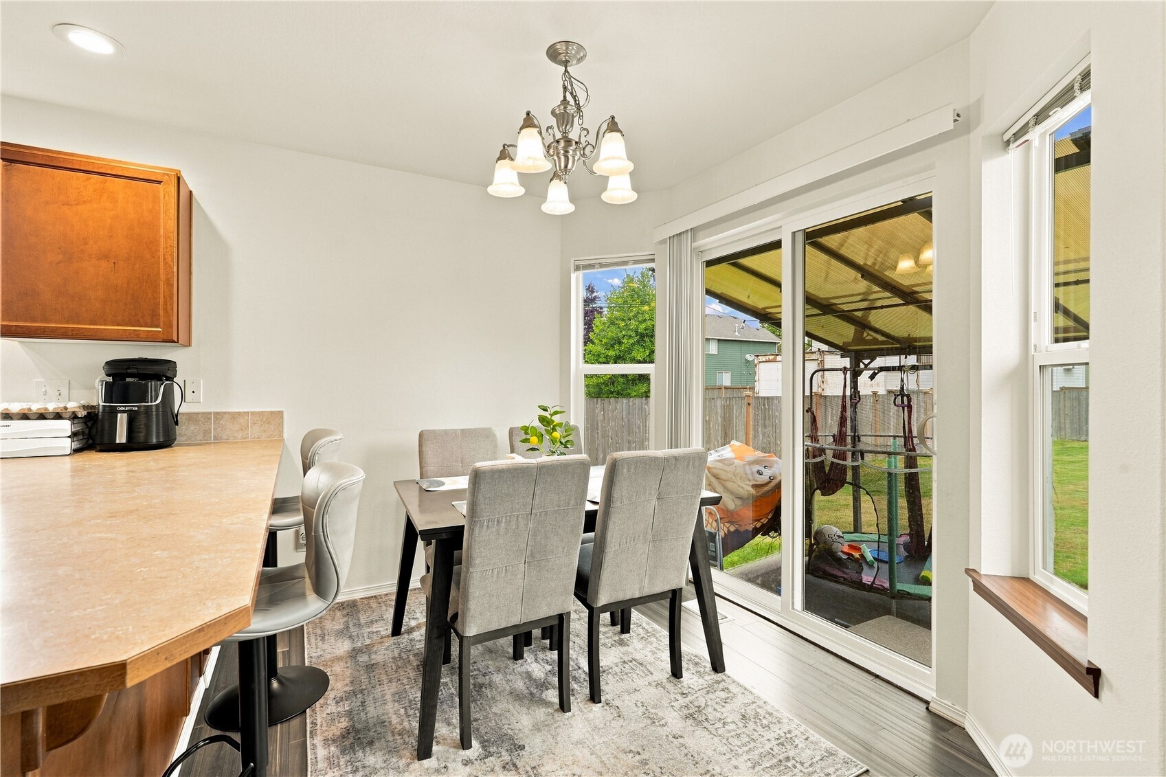 11243 30th Street Property Photo 12