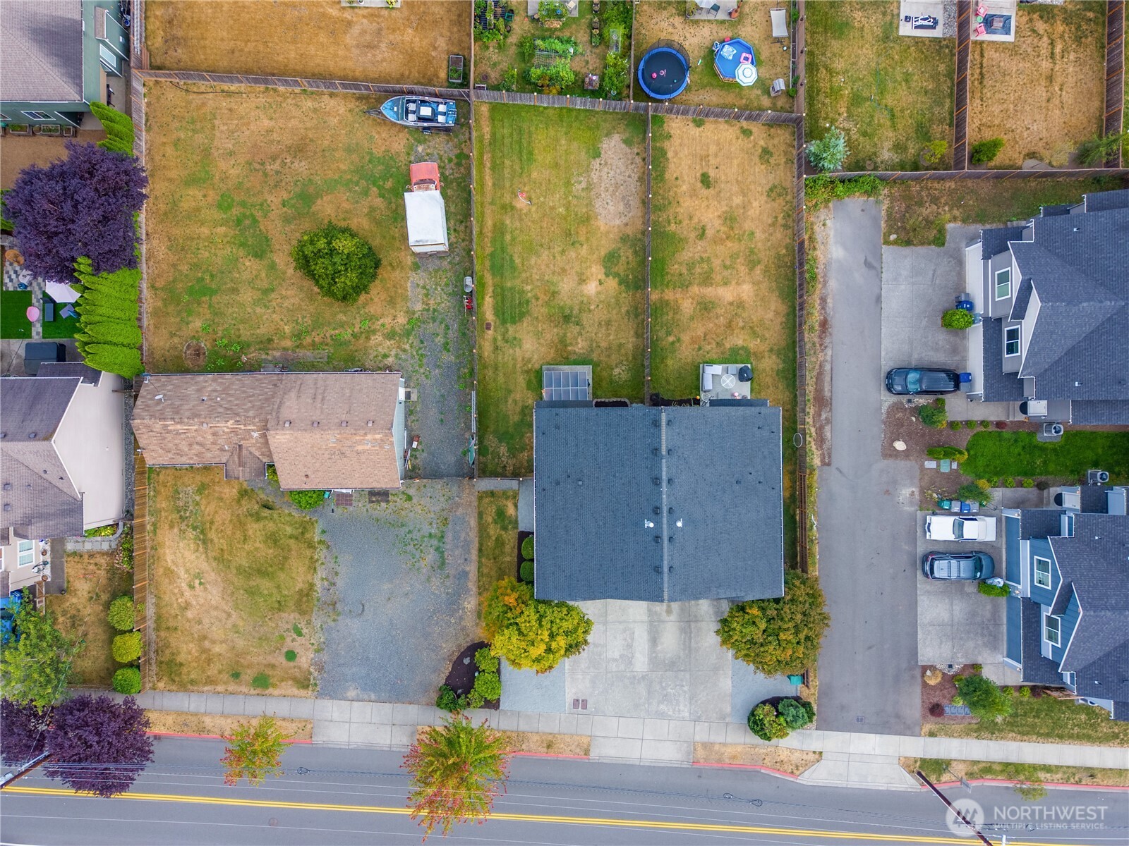11243 30th Street Property Photo 32