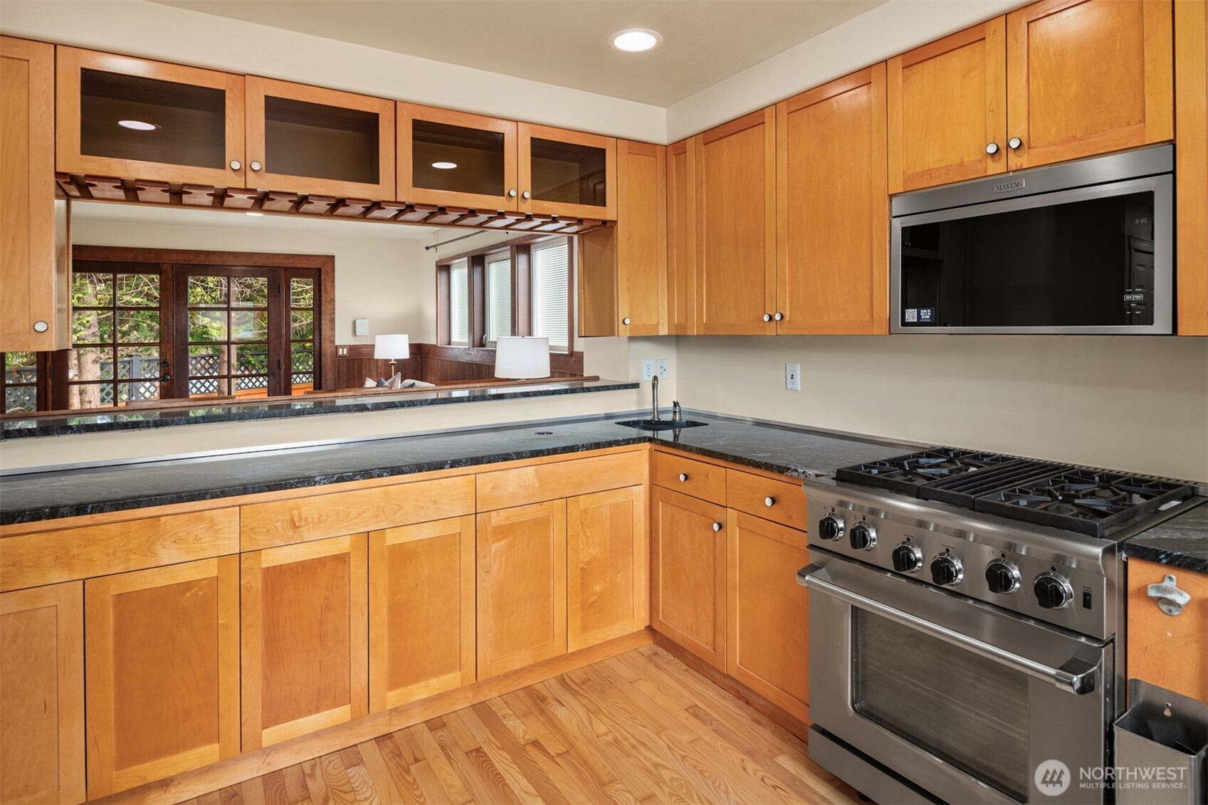 4600 Green Lake Way Property Photo 13