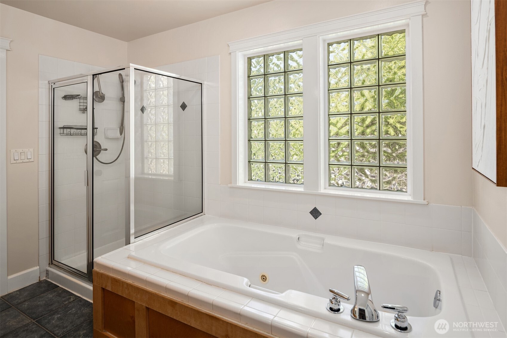 4600 Green Lake Way Property Photo 19