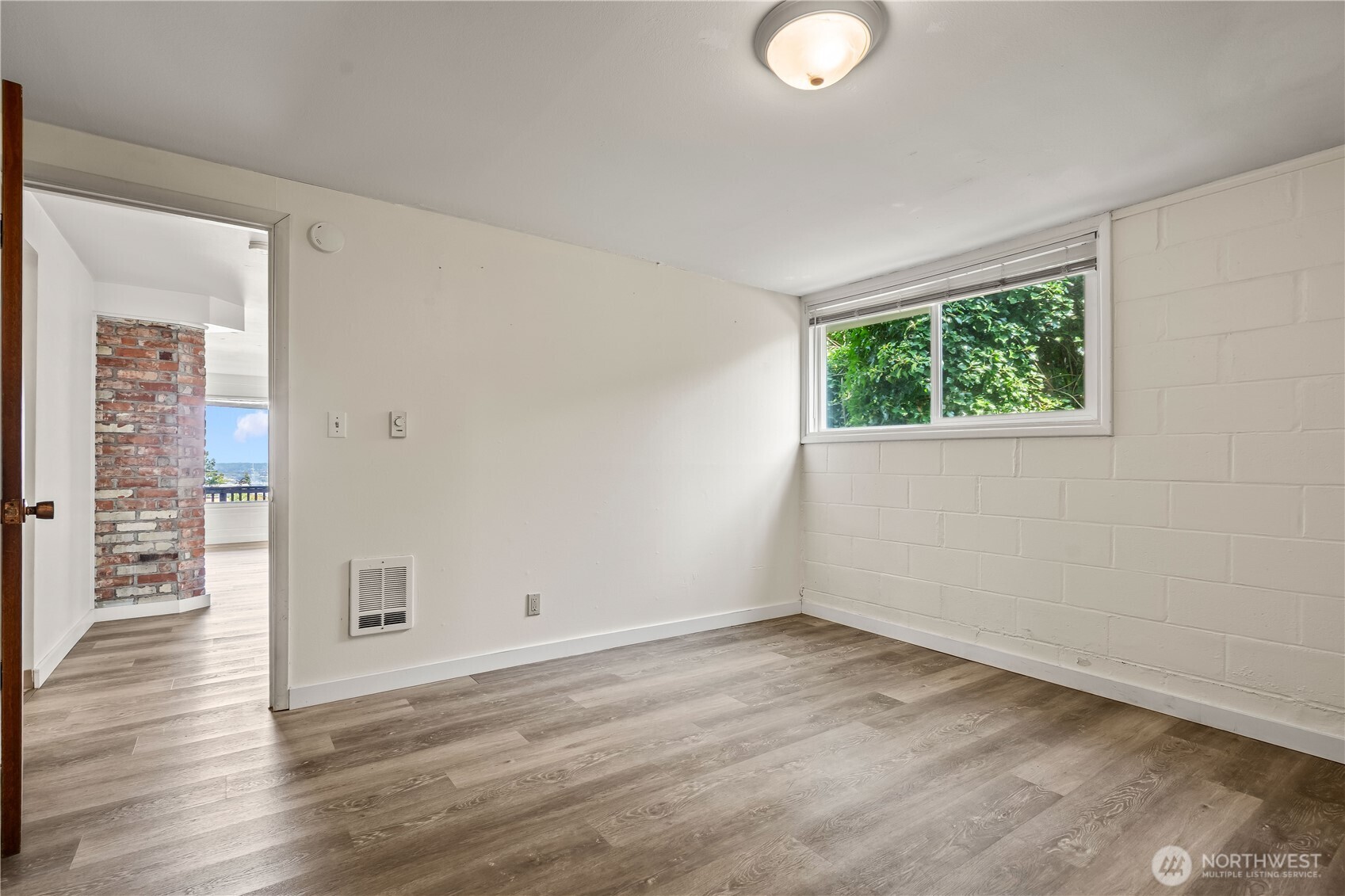 927 Jersey Street Property Photo 8