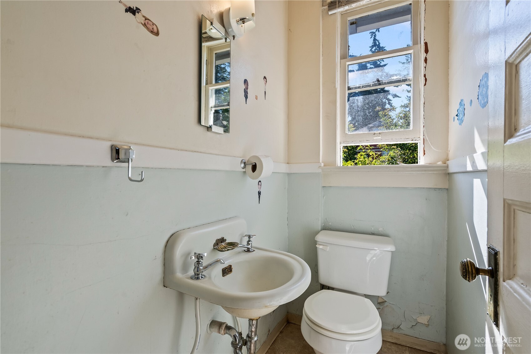 927 Jersey Street Property Photo 15