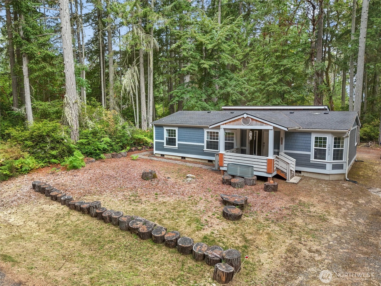 10517 Matthews Way Property Photo 1
