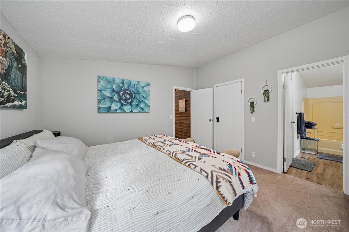 10517 Matthews Way Property Photo 26