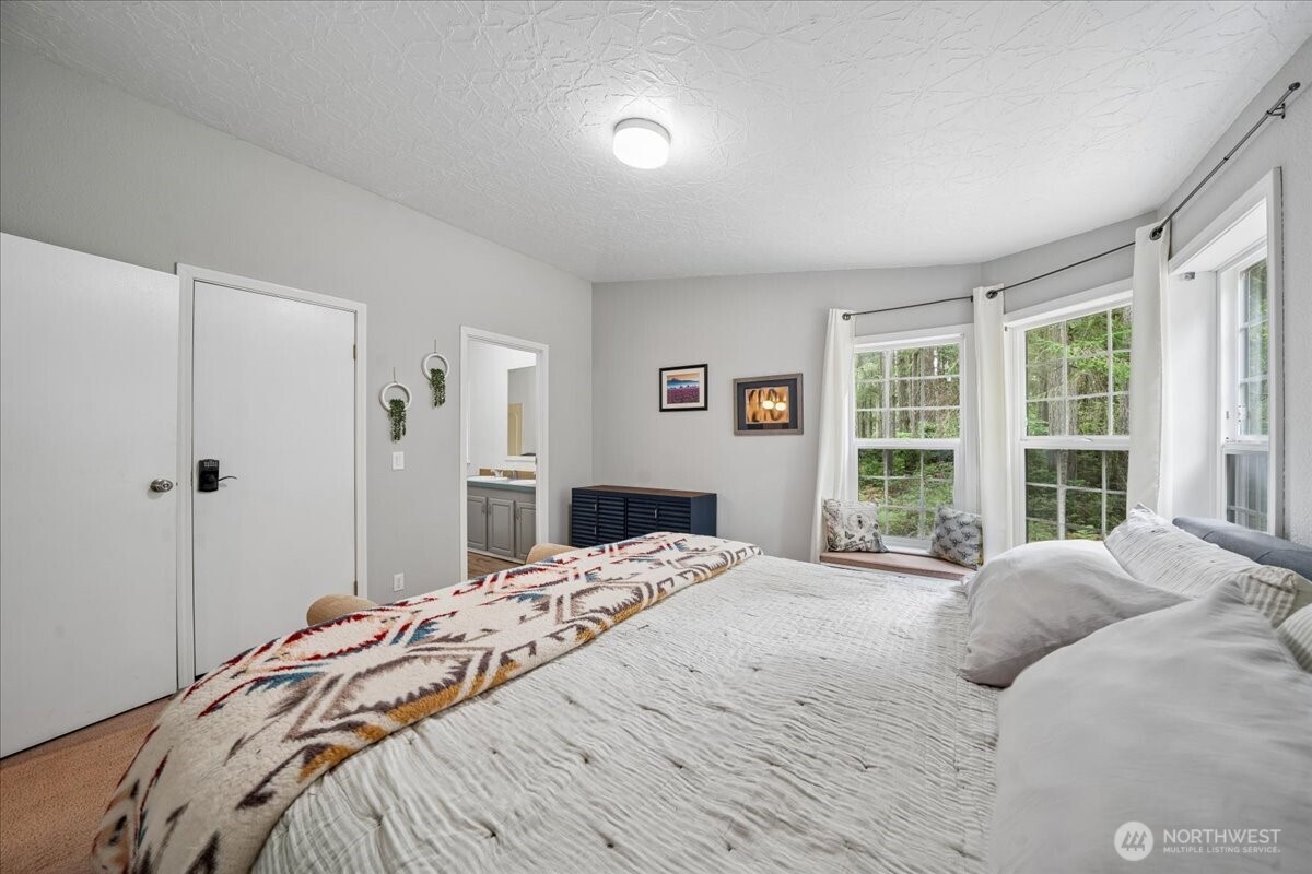 10517 Matthews Way Property Photo 27