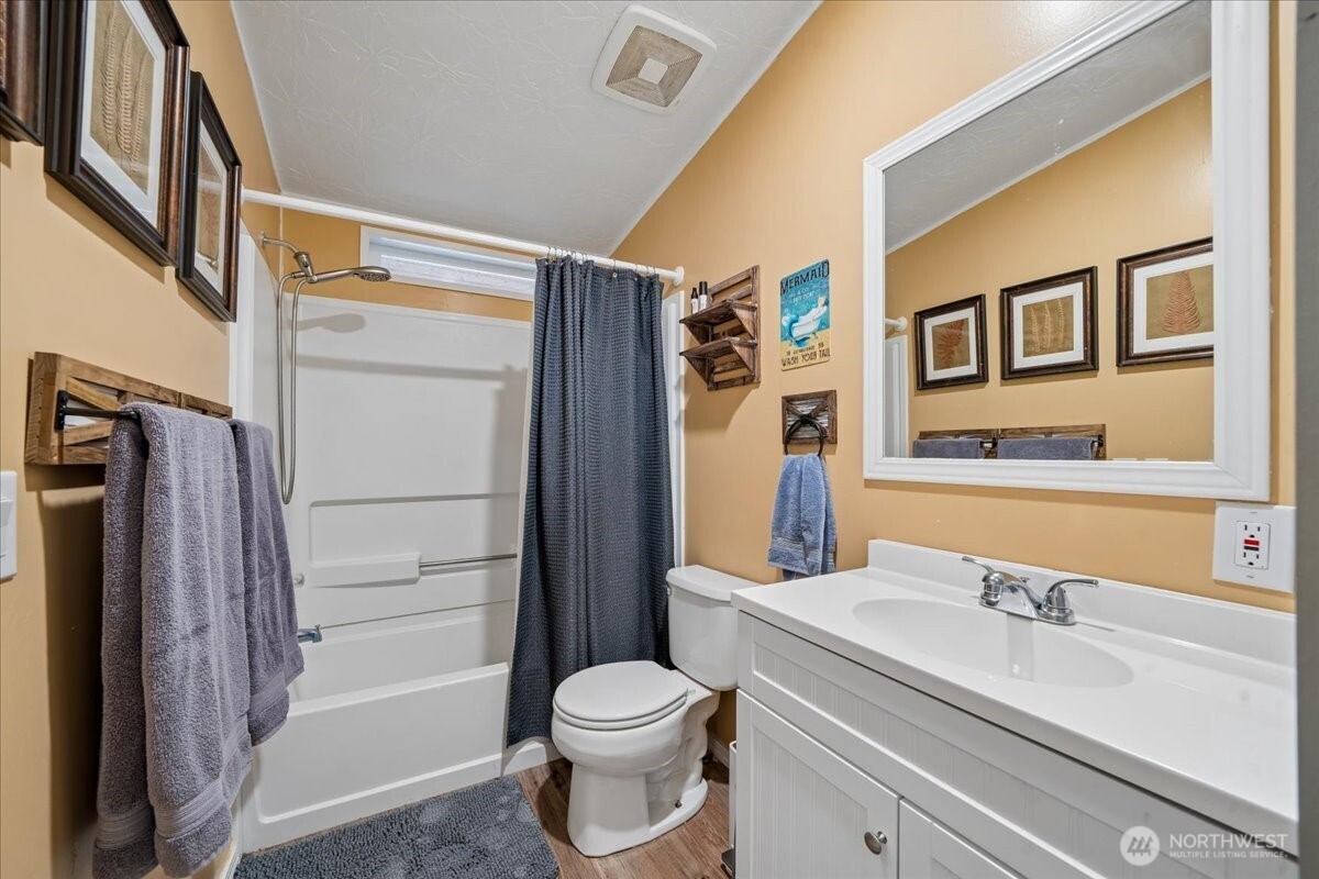 10517 Matthews Way Property Photo 32