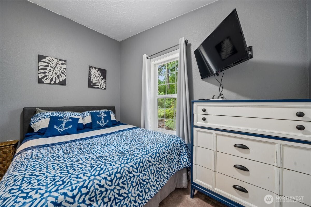 10517 Matthews Way Property Photo 33