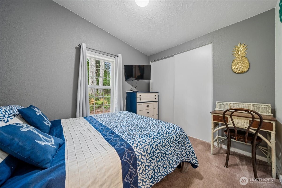 10517 Matthews Way Property Photo 34