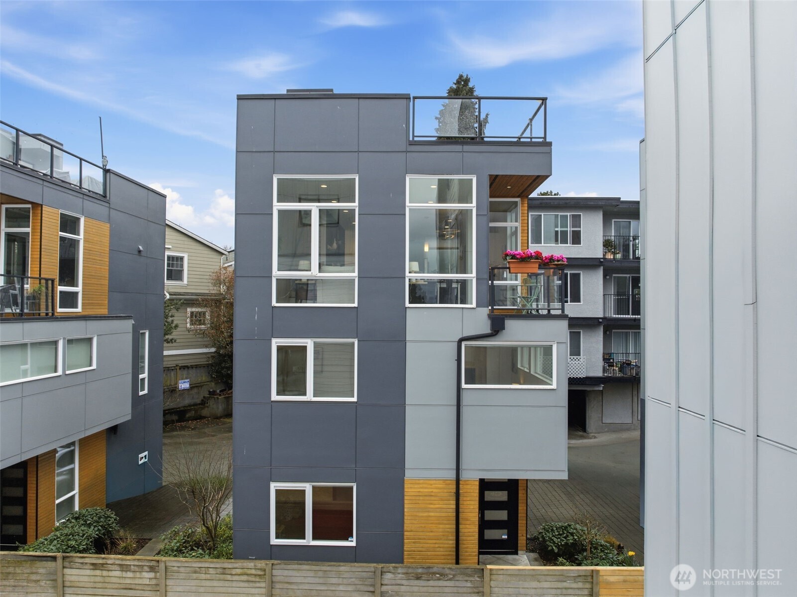 1926 Ferry Avenue Property Photo 2