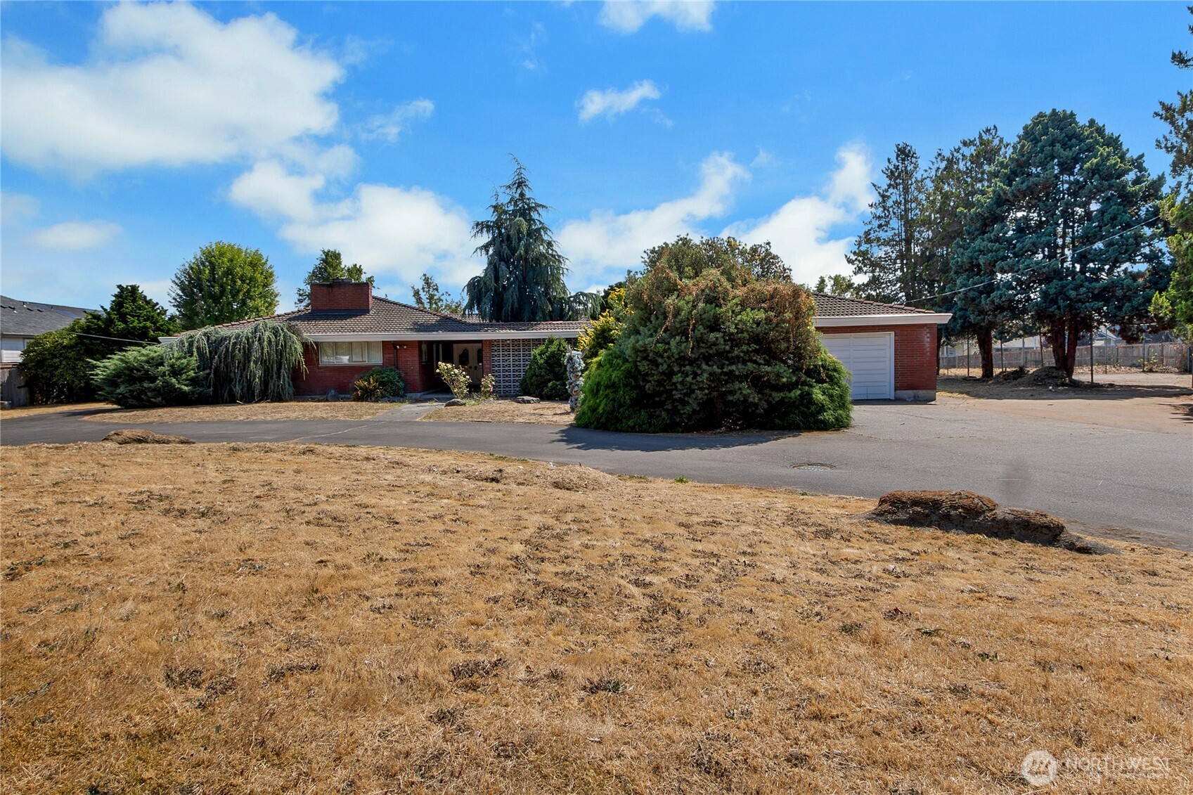 2222 176th Street Property Photo 6