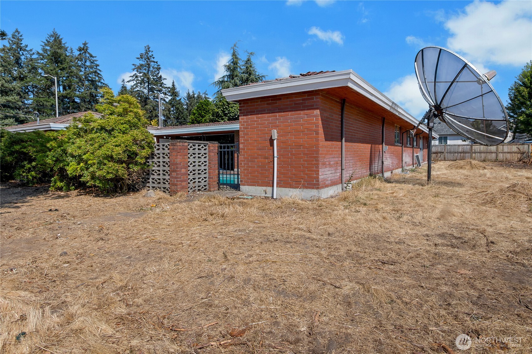 2222 176th Street Property Photo 9