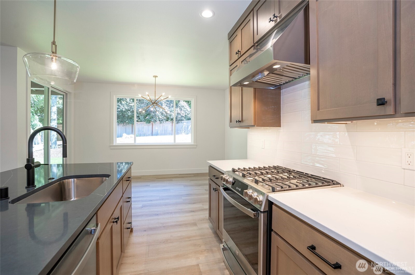 2746 Sunset Court Property Photo 17