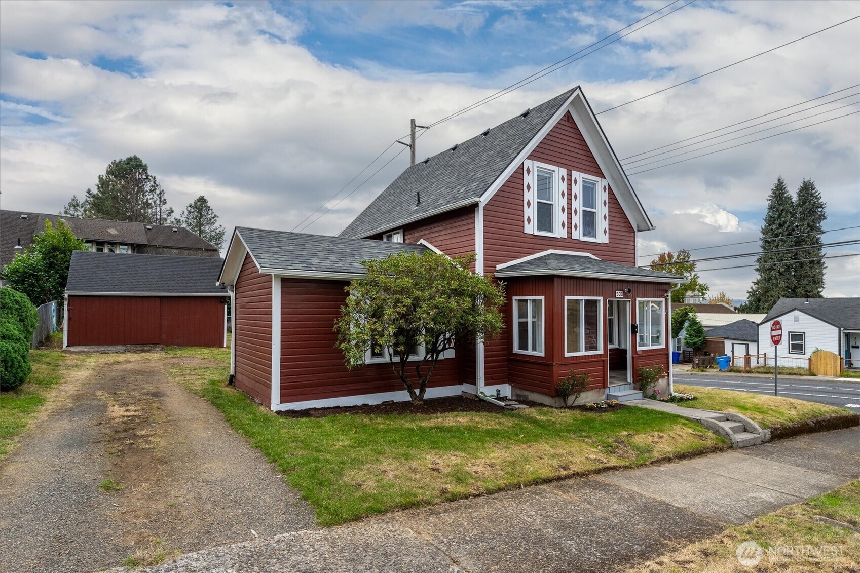 500 Cowlitz Way Property Photo 1