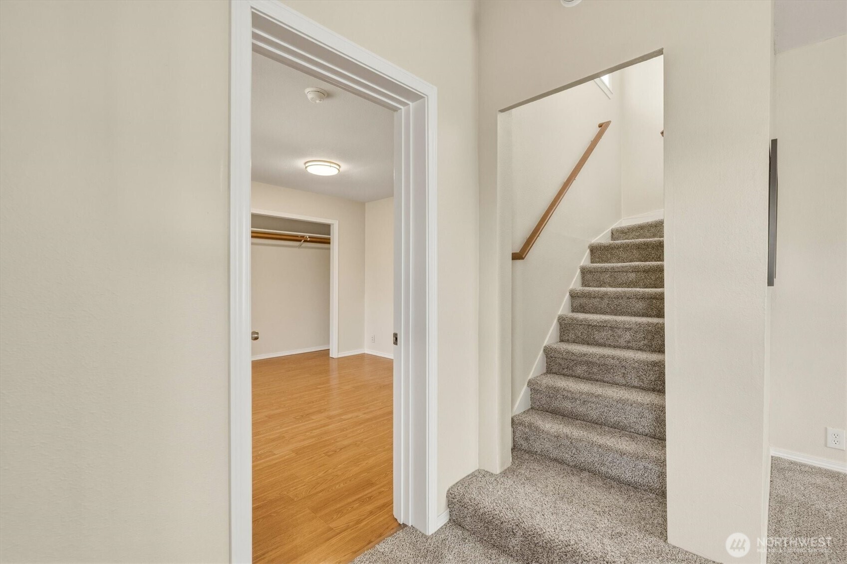 500 Cowlitz Way Property Photo 7