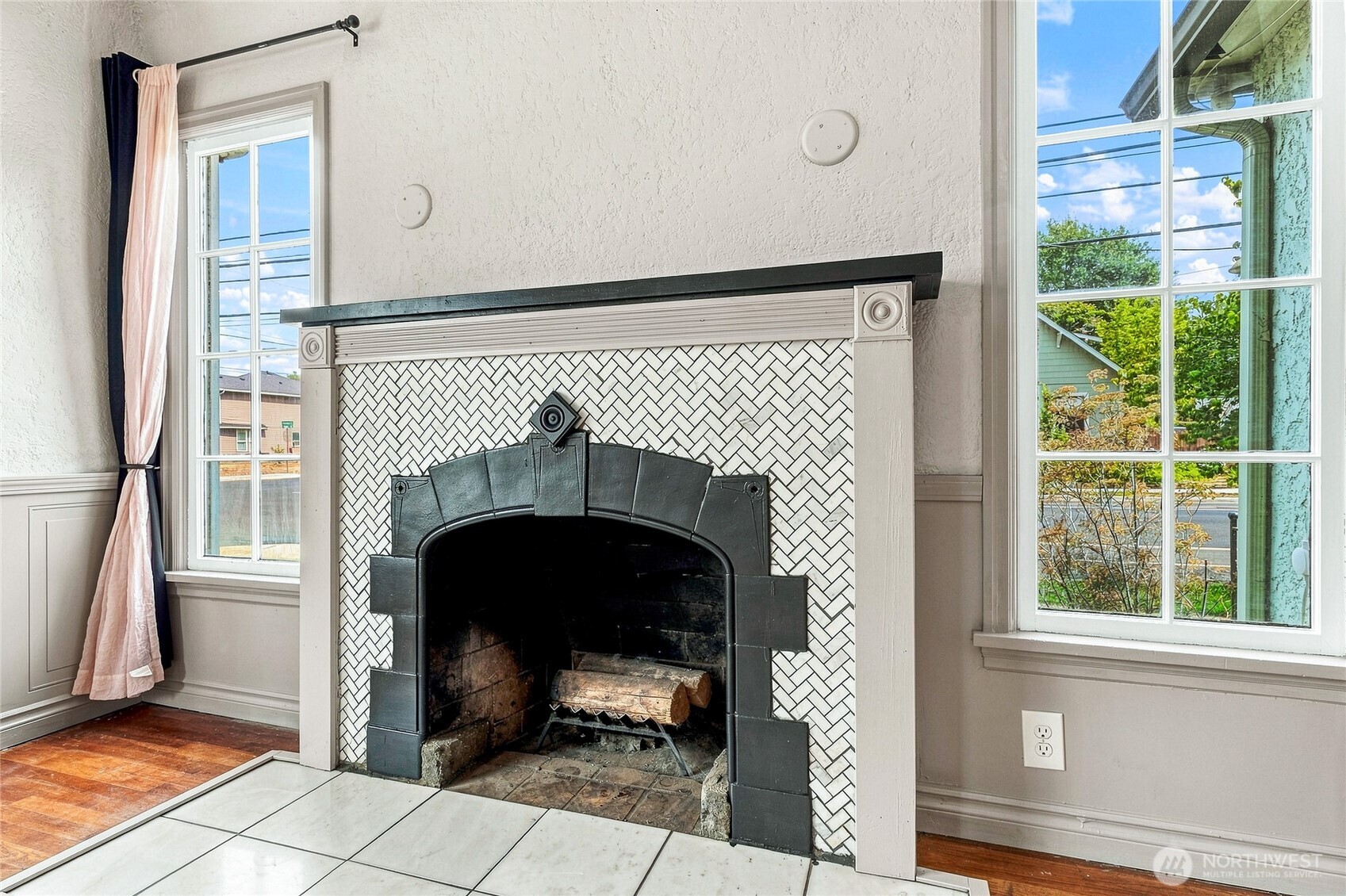 1002 Howard Street Property Photo 6
