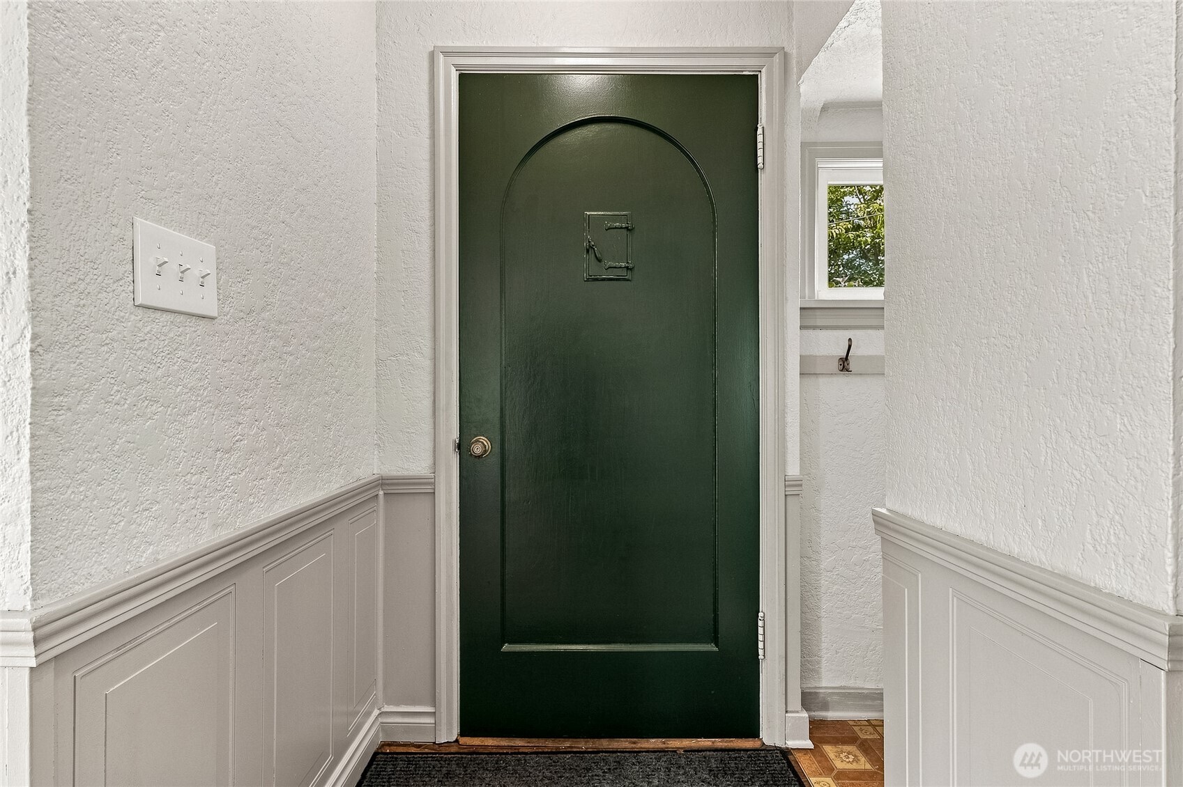 1002 Howard Street Property Photo 7