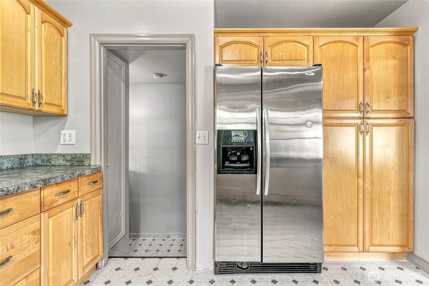 1002 Howard Street Property Photo 13