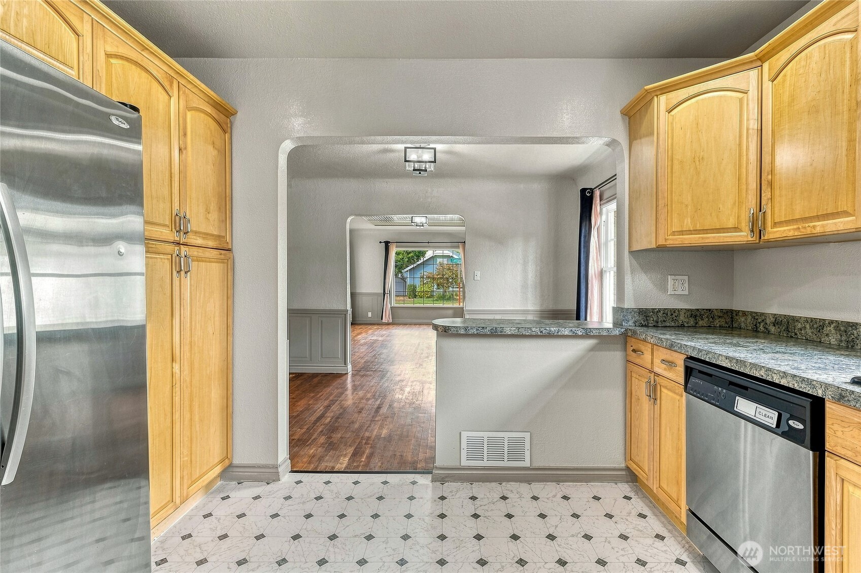 1002 Howard Street Property Photo 14