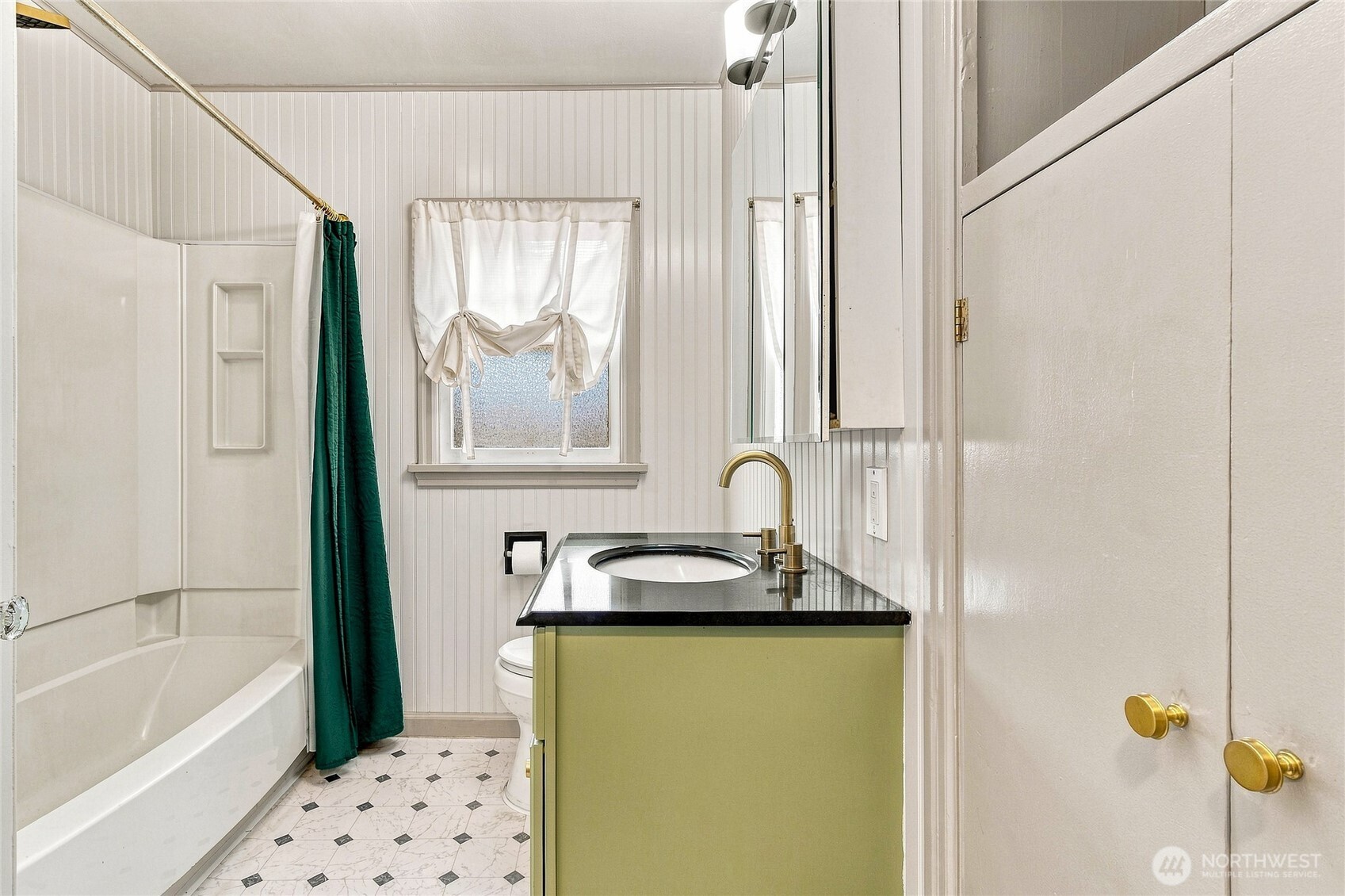 1002 Howard Street Property Photo 17