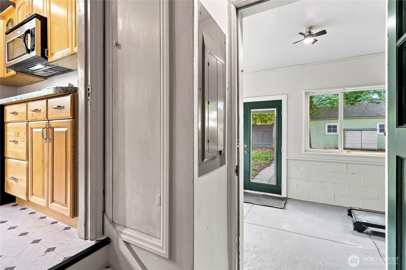1002 Howard Street Property Photo 21