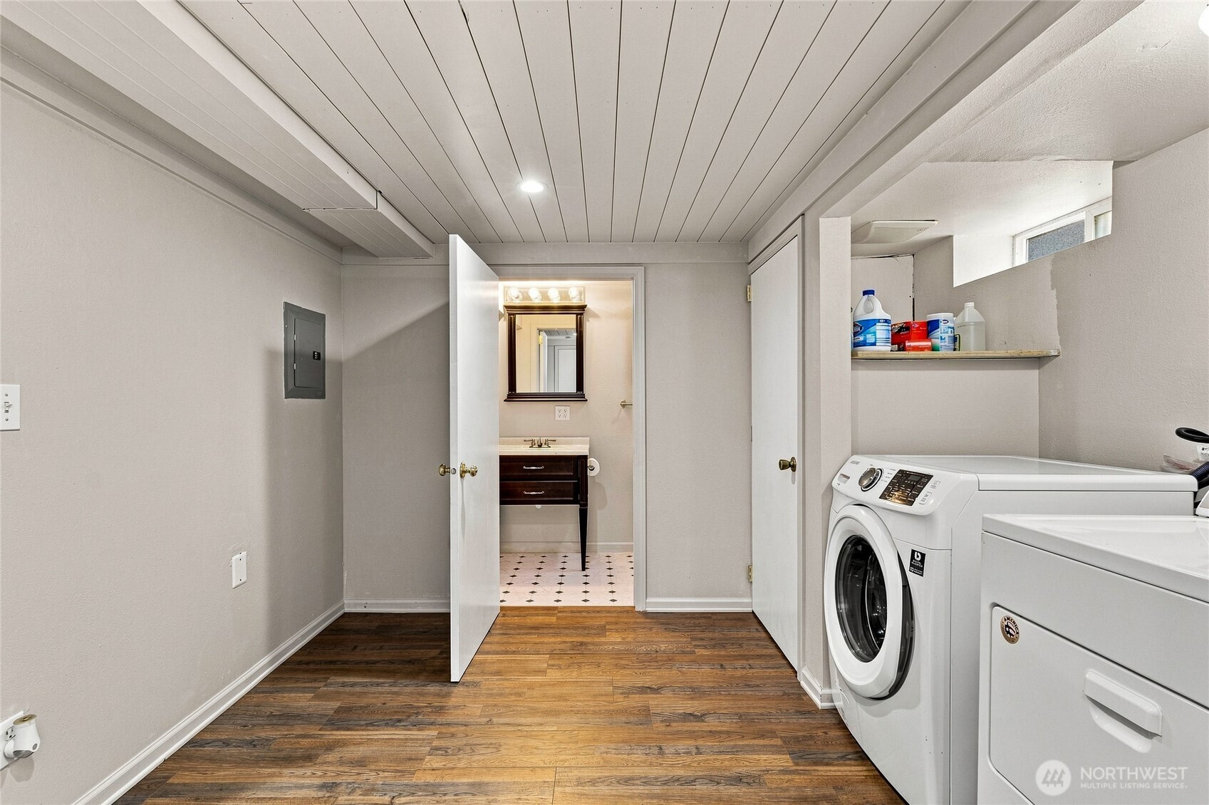 1002 Howard Street Property Photo 24